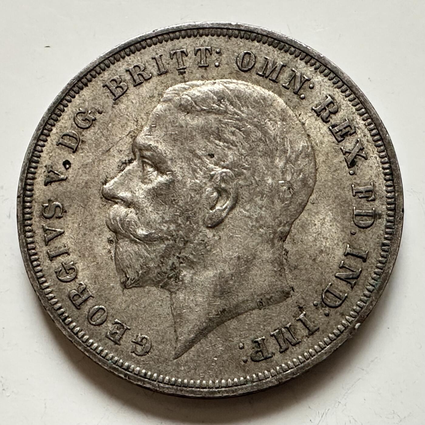 🌹外币初藏🌹🐯2025年第141场  每周二四六晚8️⃣点 接代拍 英国1935年一克朗银币 木马剑 28.3克50%银