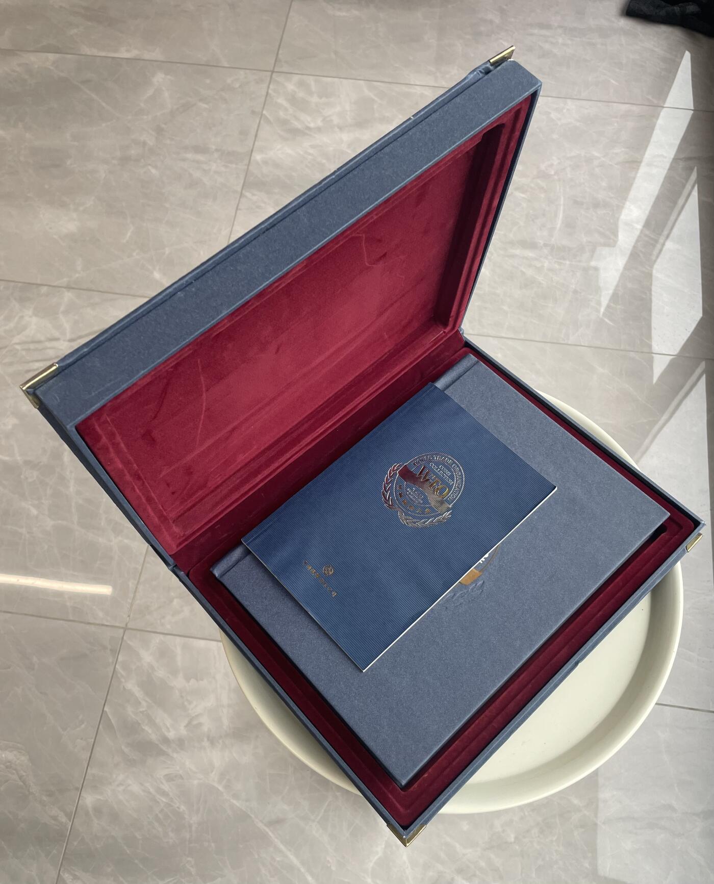 回流1215 中国钱币公司2000年发行 世界贸易组织120个成员国硬币 小日本2002年3000元购于北京通州邮政局集邮门市部（附收据）