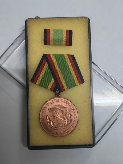 韵星假日拍卖第三十二期 -- Rimey Holidays Auction 32 - 民主德国铜级人民军圆满服役奖章带原盒略