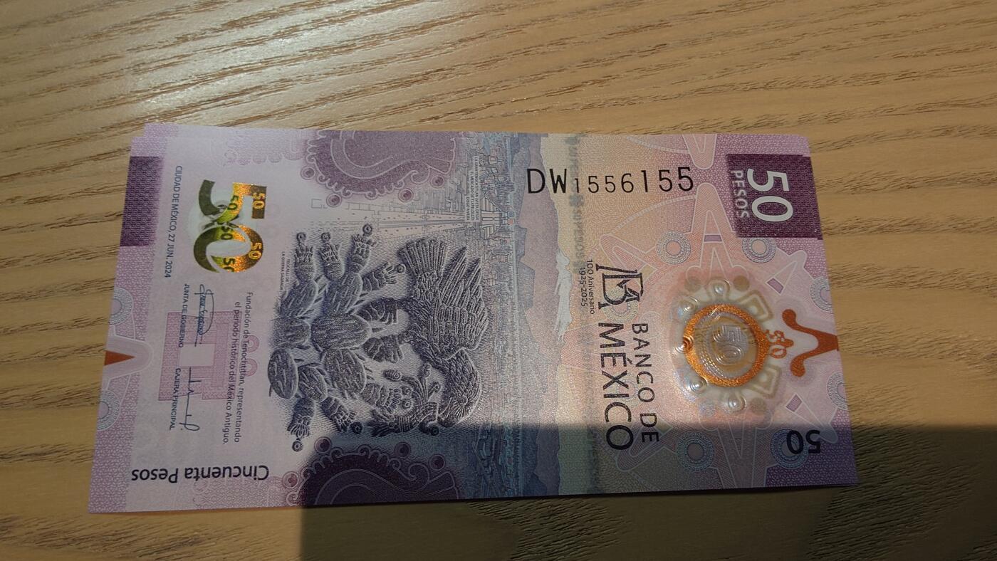 世界钱币～微拍第220期暨2025年第60期  最新货品（群里先挑剩）选购 2025年墨西哥50元塑料纪念钞 全新绝品号码DW1556155