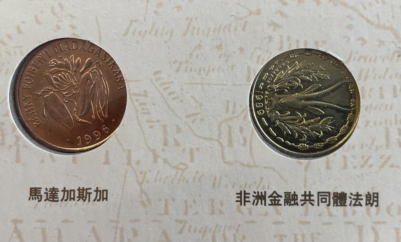 回流1215 中国钱币公司2000年发行 世界贸易组织120个成员国硬币 小日本2002年3000元购于北京通州邮政局集邮门市部（附收据）