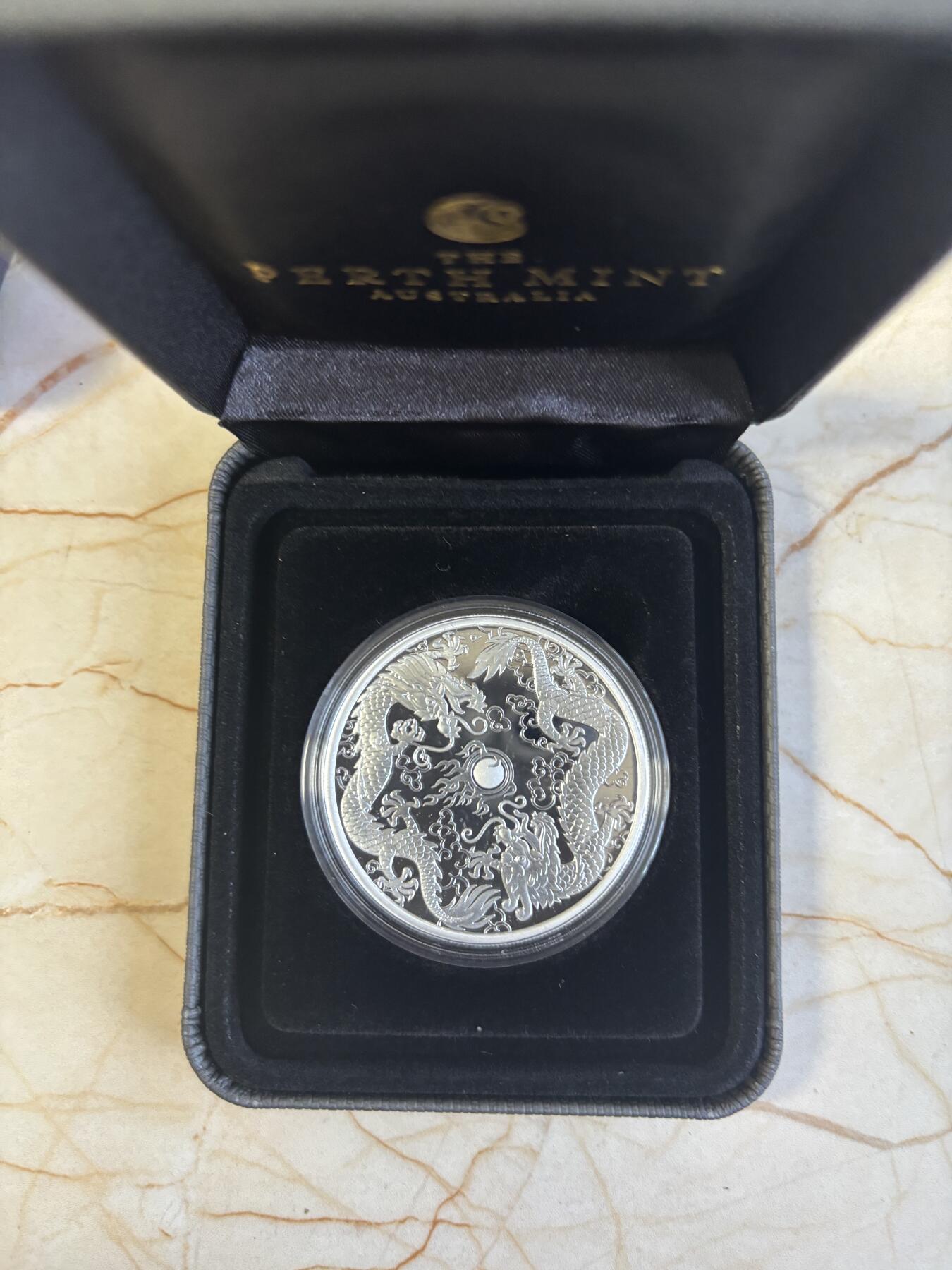 第186期拍卖 澳大利亚2020年双龙戏珠1盎司精制纪念银币，9999银，发行2500枚