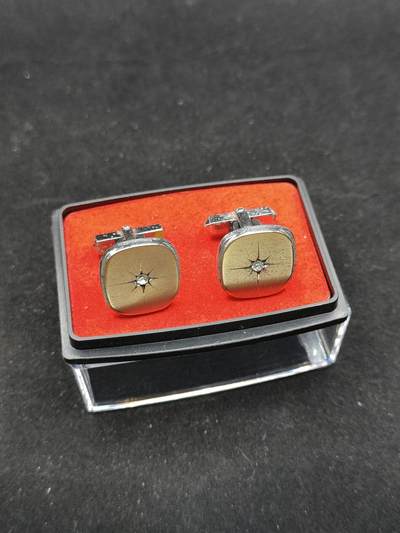 0元起拍勋章 第319期 咸鱼国勋章拍卖专场 12月17日（周三）下午6：00开始 - 中古袖扣带盒