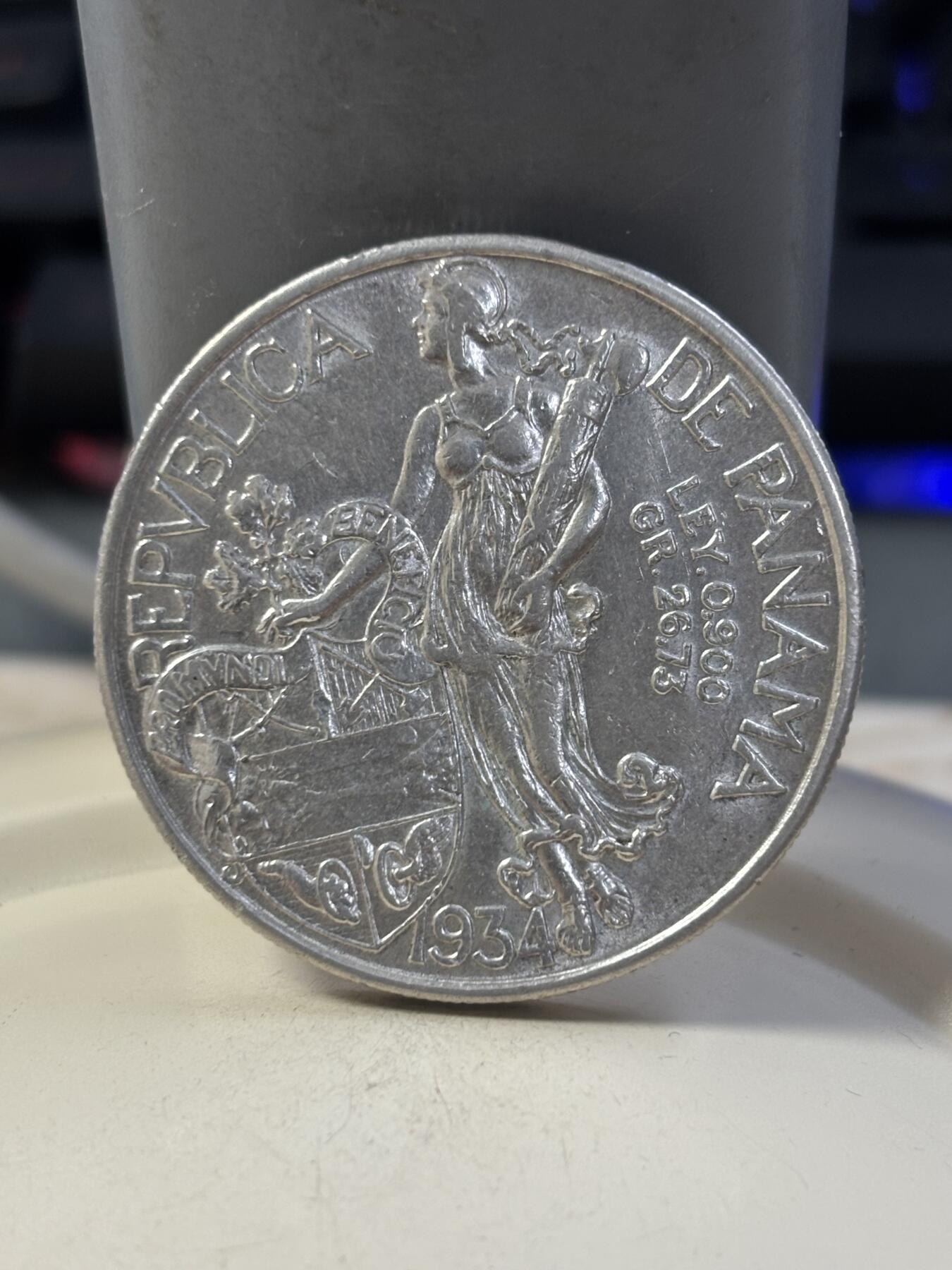 第185期拍卖 巴拿马1937年1巴波亚26.73克纪念银币，900银，