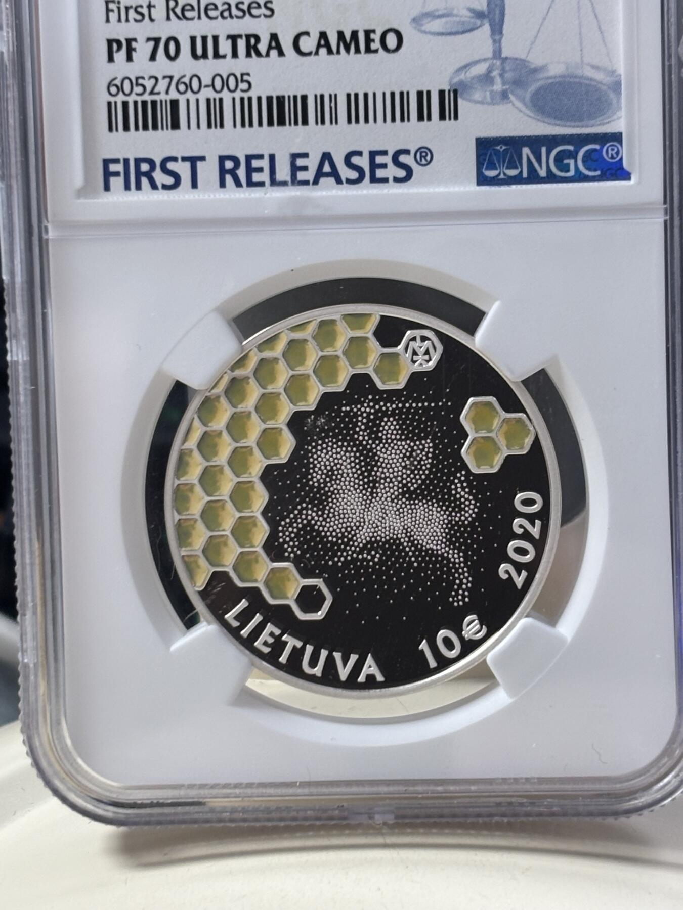 第186期拍卖 立陶宛2020采蜂人镀金纪念银币NGC-PF70首期无原盒证书，23.33克，925银镀金，发行量2500枚
