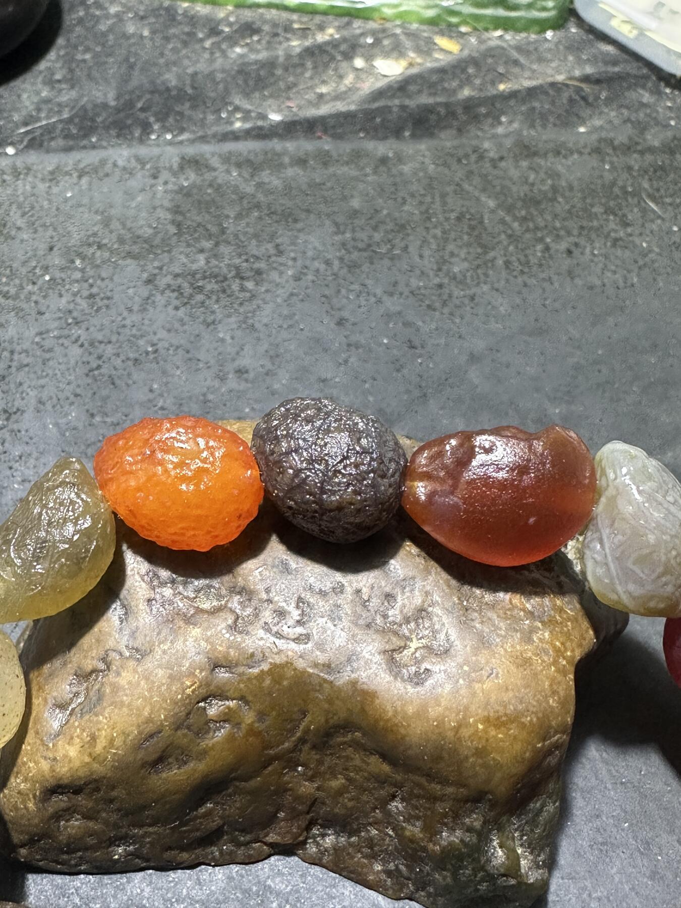 精美阿拉善多宝筋脉石原石手串一条，