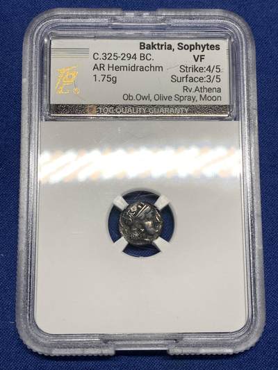 《竞宝斋》第448场 周日，周一，2场连拍 （全场包邮） - TQG VF 巴克特里亚 公元前325-294年 仿雅典城邦猫头鹰银币 非常有意思的品种 正反面打制图案清晰可见 东西方文化交流的见证