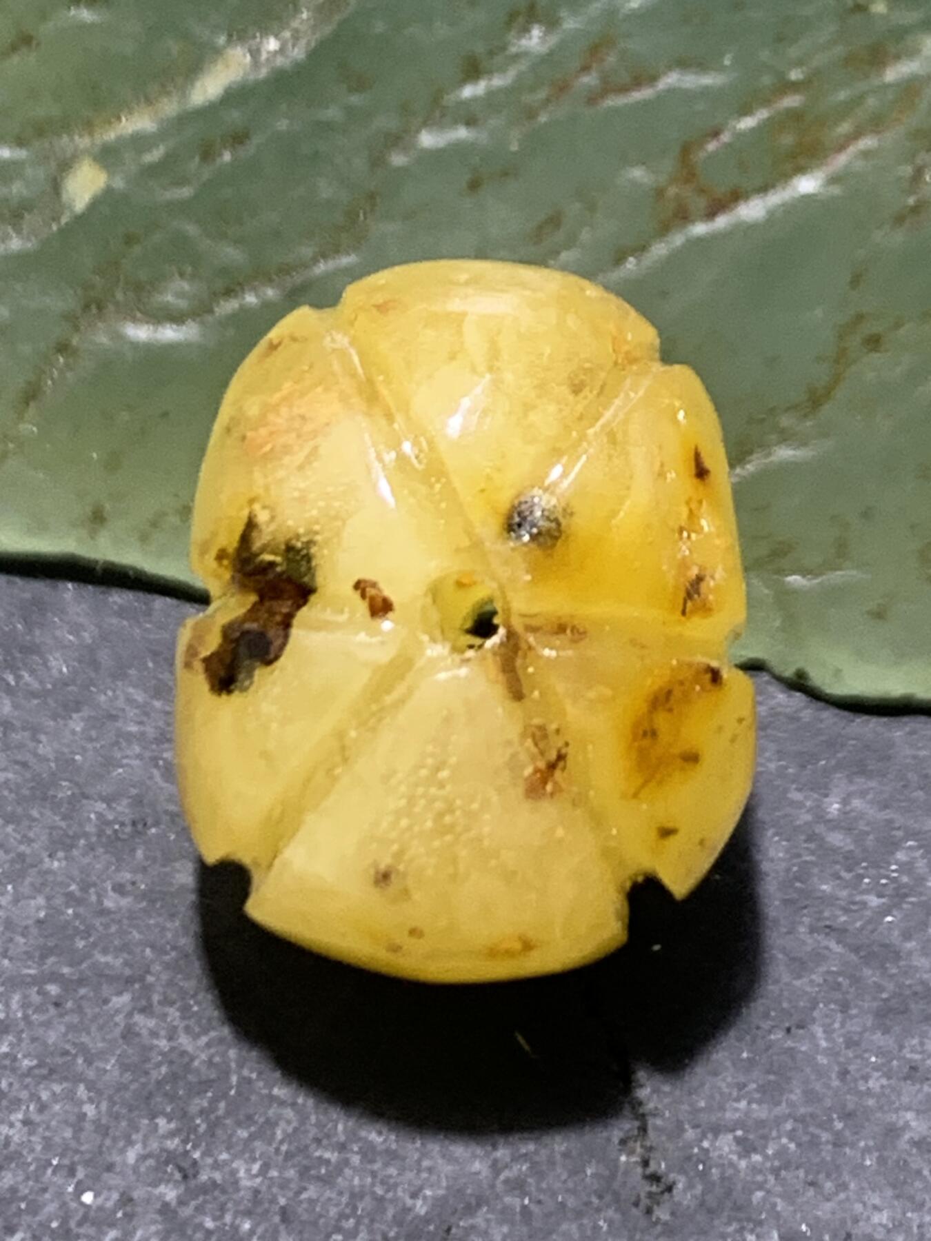 天然通货乌克兰原矿蜜蜡瓜珠一颗！