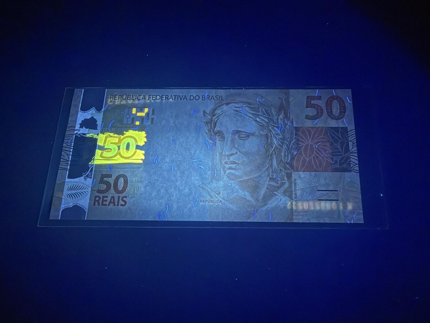 【炜奕收藏】，第五十三期 2010年巴西50雷亚尔，UNC品相，号码无347