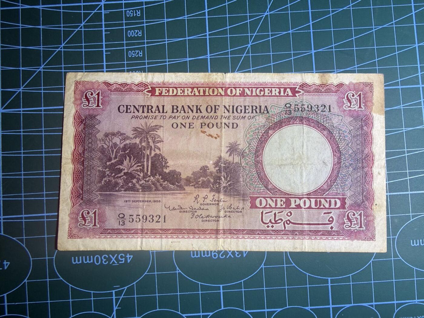 【炜奕收藏】，第五十三期 1958年尼日利亚1镑，品相如图，号码无47