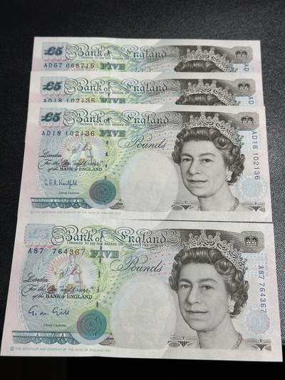 《外钞收藏家》第五百九十四期（畅拍场）（本平台长期征集拍品、欢迎藏友们联系合作） - 英国E序列5镑 四张一起 一张有折另外三张无折有潮斑
