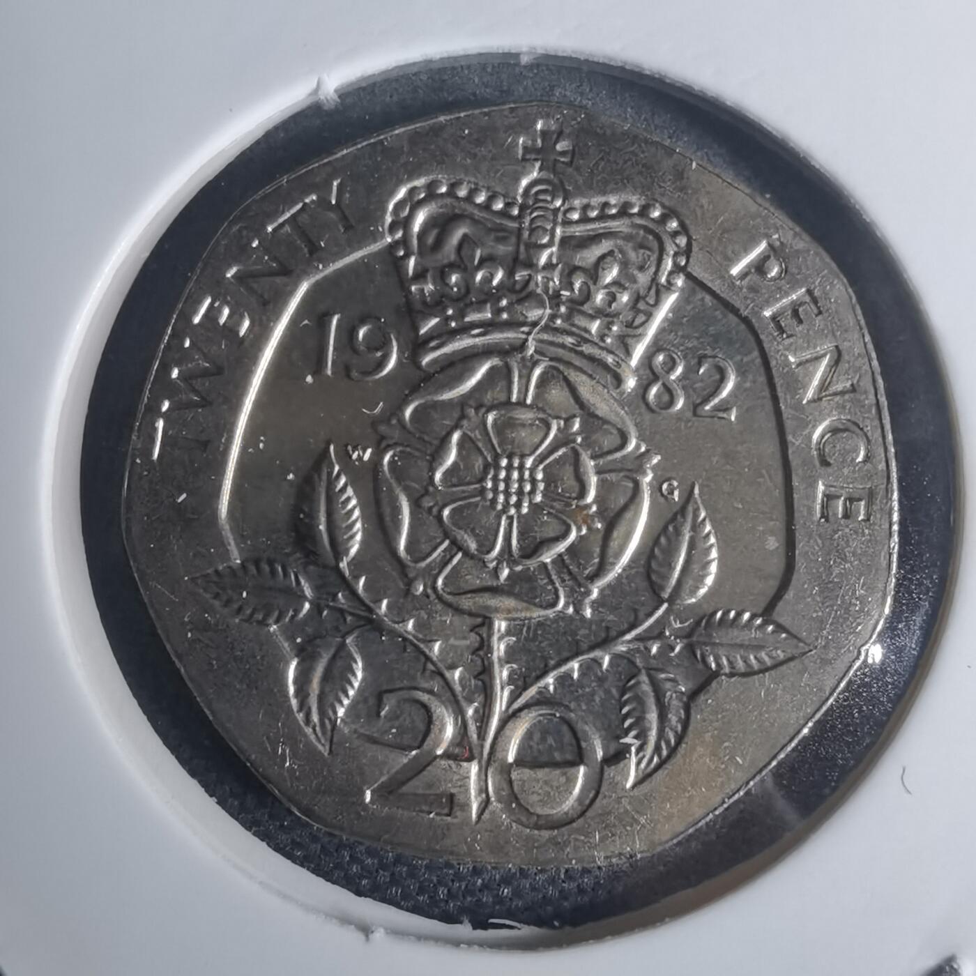 沼泽如烟--第935场 英国1982年20便士