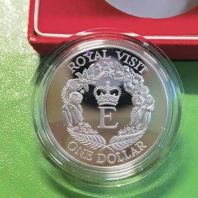 第184期拍卖 - 新西兰1986年皇家访问精制27.216克银币，925银，好品。原盒证书，【银价352】