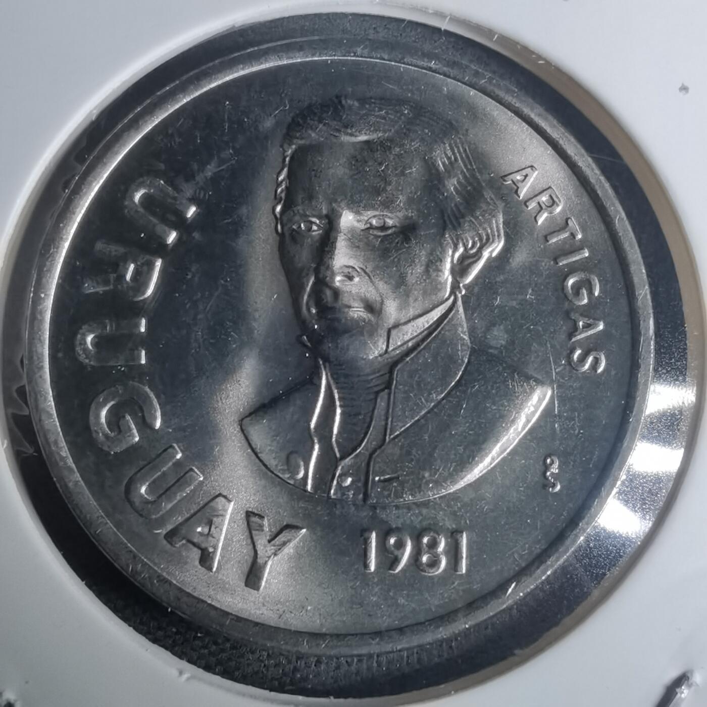 沼泽如烟--第935场 乌拉圭1981年十比索