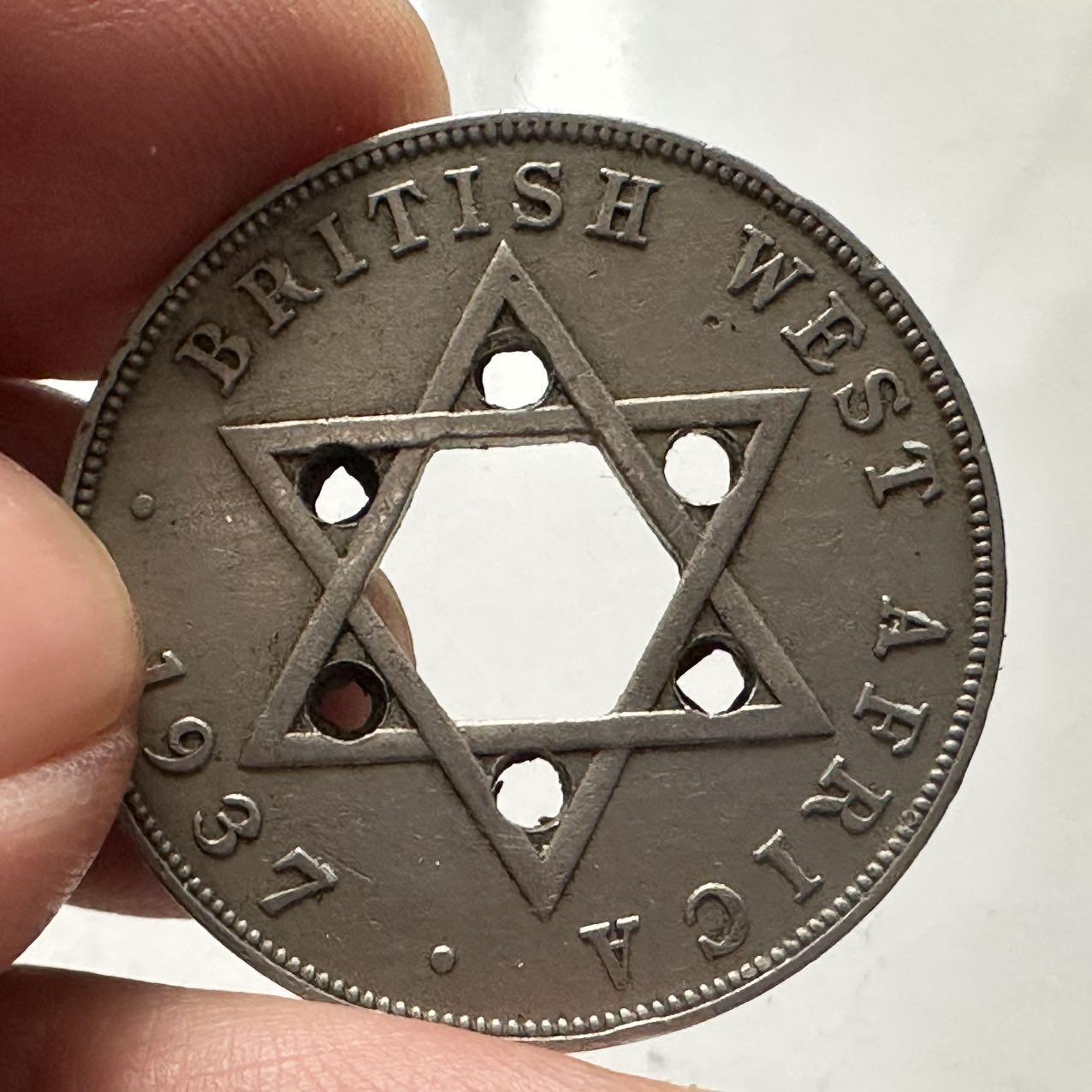 🌹外币初藏🌹🐯2025年第141场  每周二四六晚8️⃣点 接代拍 英属西非1937年 1便士 有打孔