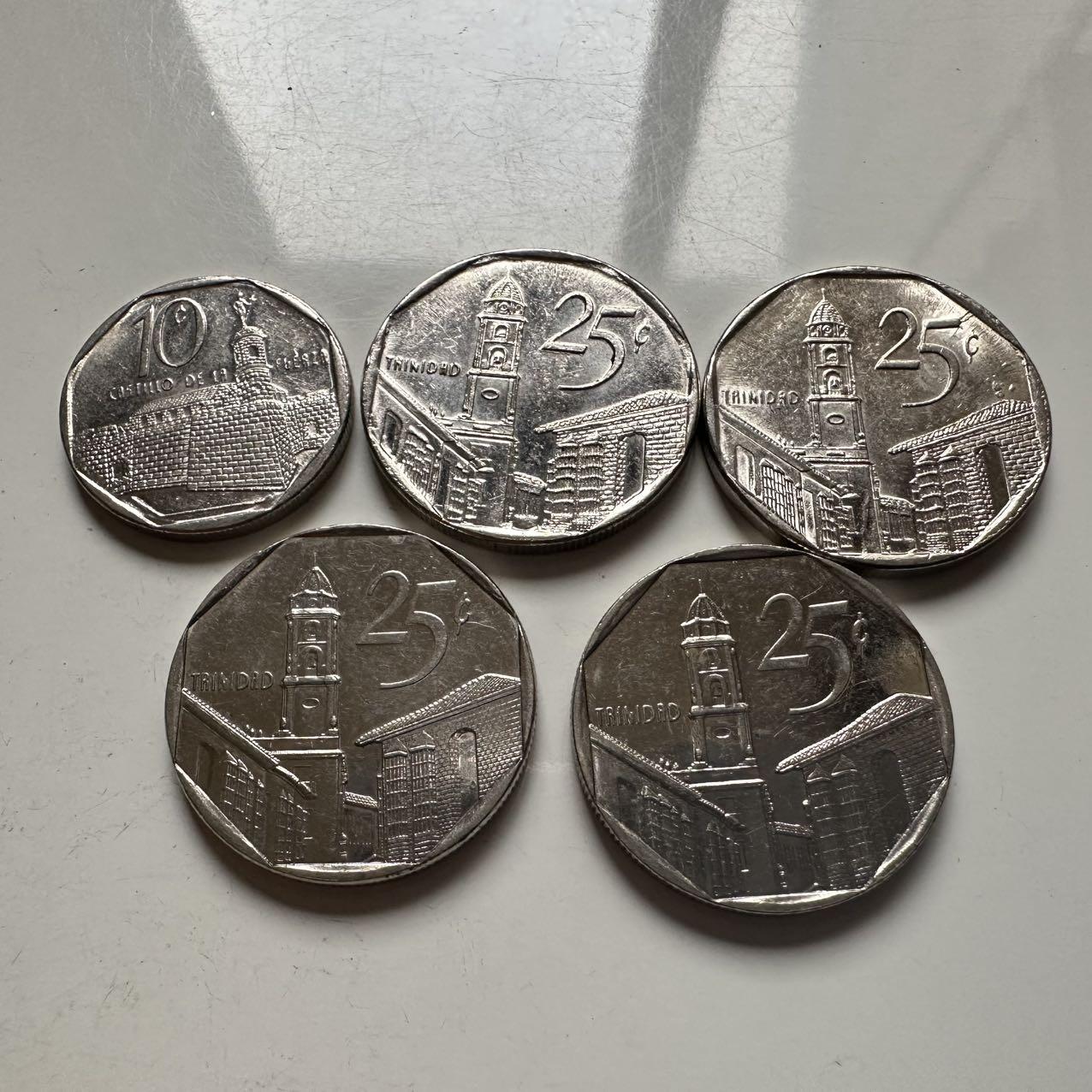 🌹外币初藏🌹🐯2025年第141场  每周二四六晚8️⃣点 接代拍 古巴外汇币5枚 有章型和币型