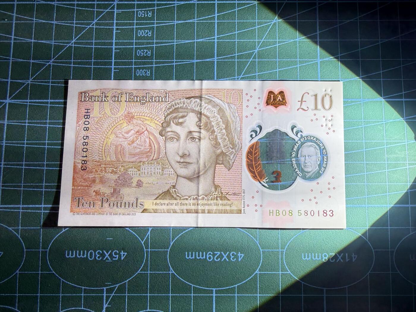 【炜奕收藏】，第五十三期 英国查尔斯10镑，AU品相，号码无47