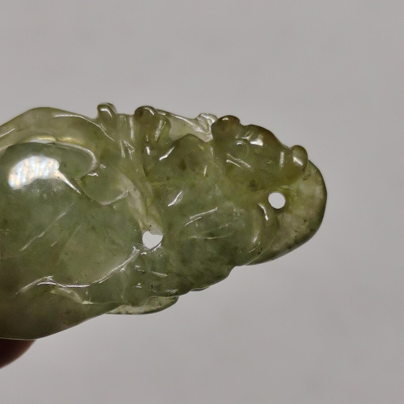 杂件专场89期 清代老玉吊坠，手雕猴和桃