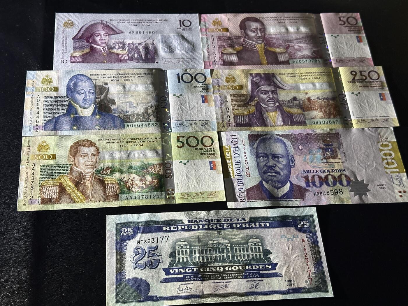《外钞收藏家》第五百九十四期（畅拍场）（本平台长期征集拍品、欢迎藏友们联系合作） 海地10-1000面额 7张一起 全新UNC （177）