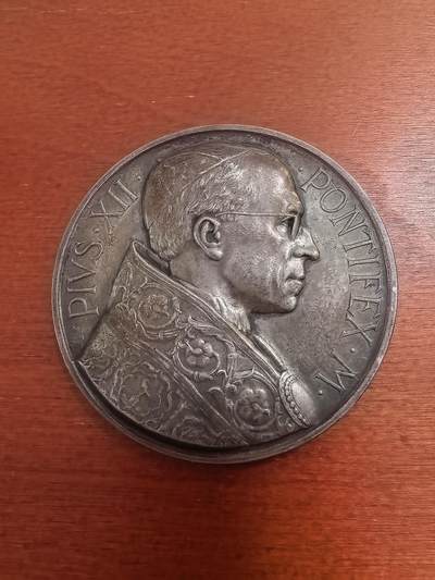 长老汇蛇年精选第八十二场拍卖 - 1950梵蒂冈庇护十二世镀银铜章，93.3克，60MM，雕刻师：米斯特鲁齐，少见