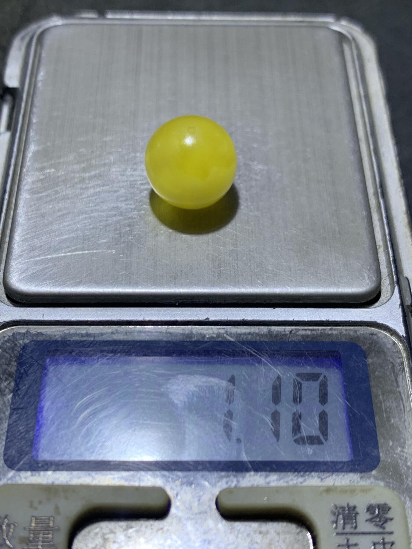 天然乌克兰原矿蜜蜡通货圆珠一颗，