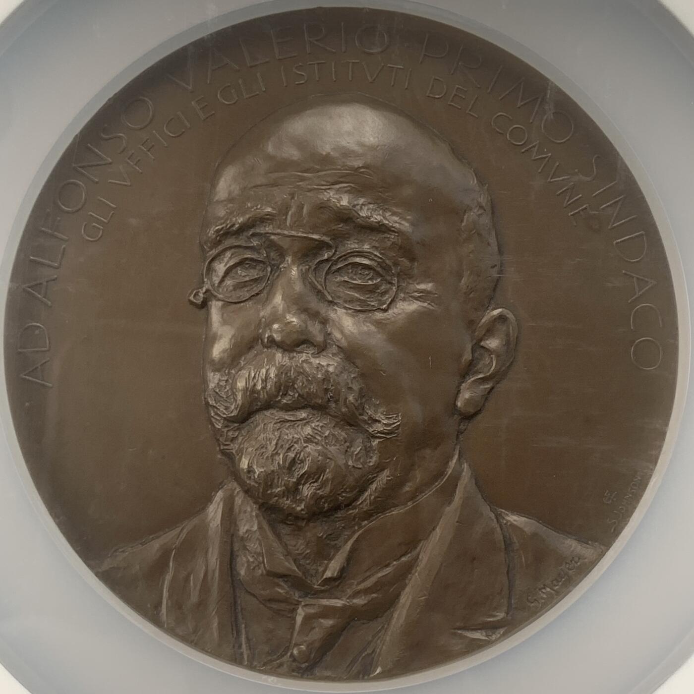 掌中浮雕-藏着的欧洲第046场 NGC MS65 :  1919年意大利阿方索·瓦莱里奥市长纪念大铜章，意大利米兰Johnson造币厂铸造，75mm