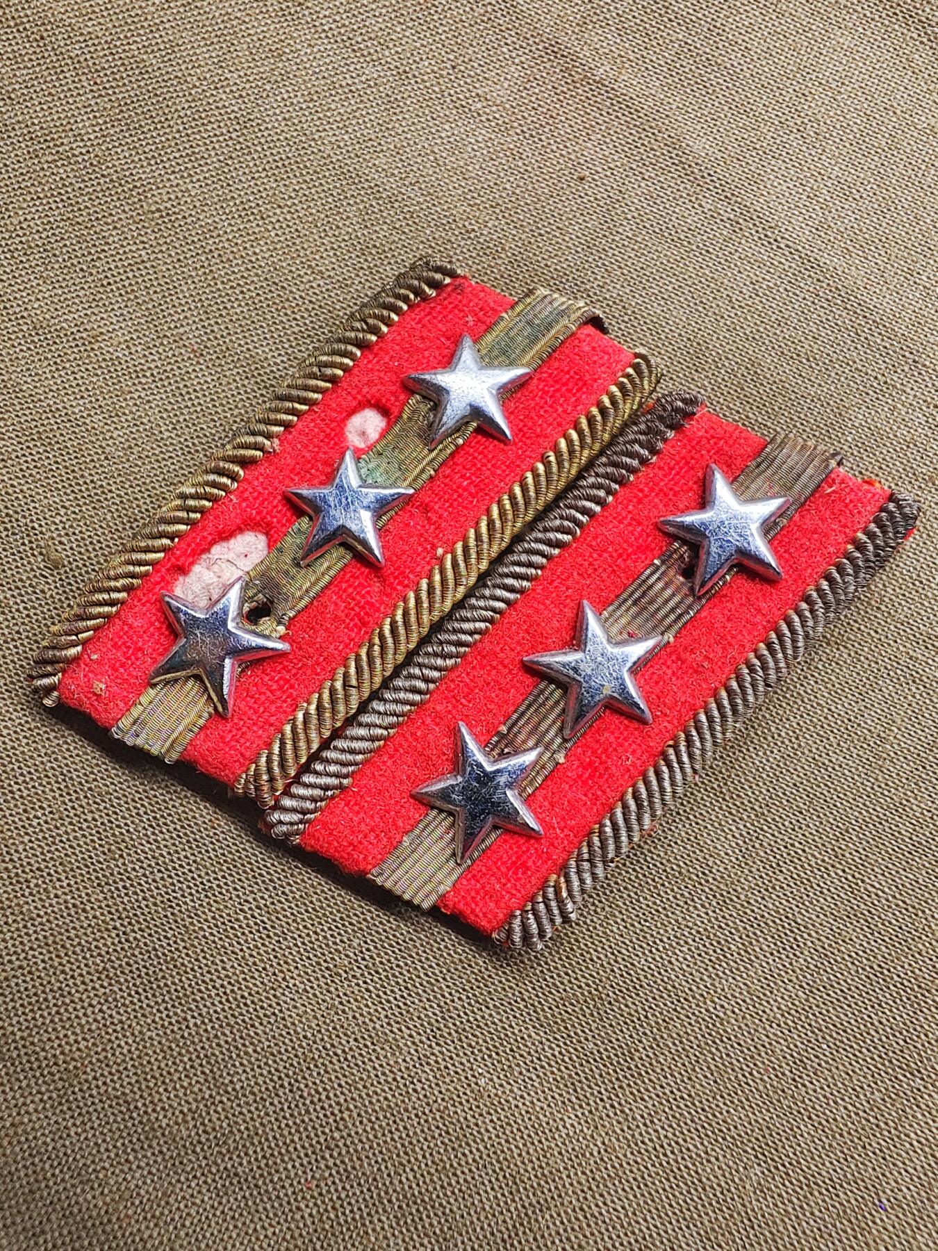 日二战大尉领章顺撇 单片好品180 有蛀140