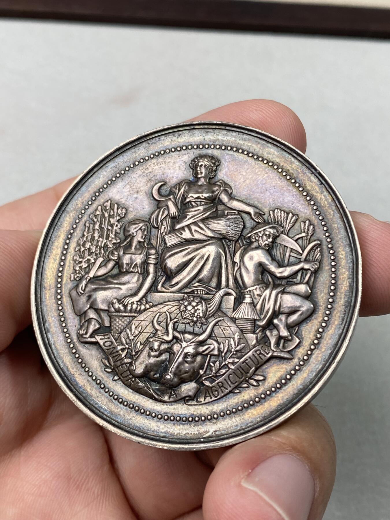 万国钱币拍卖第057期（万国冬季大拍） 19世纪末法国第三共和国农业大银章 浮雕质感黑包浆好状态 55g 50mm