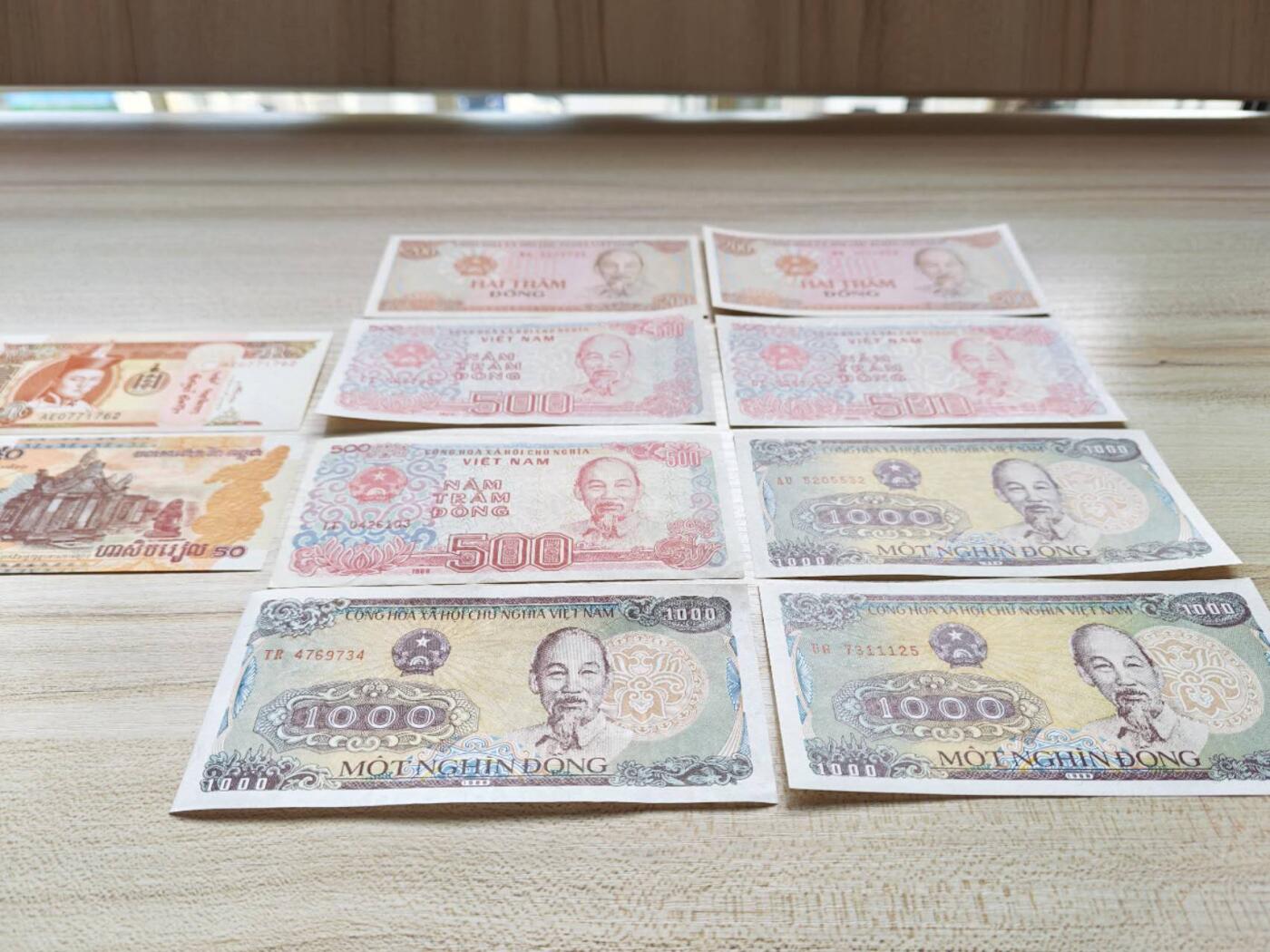 全新的越南、蒙古、柬埔寨三国纸钞十张一起卖！福利贴！所见所得！