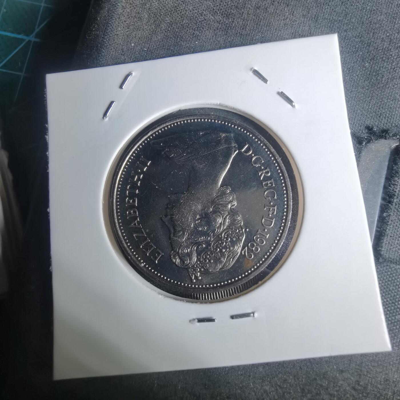 沼泽如烟--第935场 英国1982年10便士