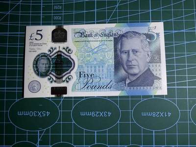 【炜奕收藏】，第五十三期 - 英国查尔斯5镑，UNC品相，CA01首发冠号码无47