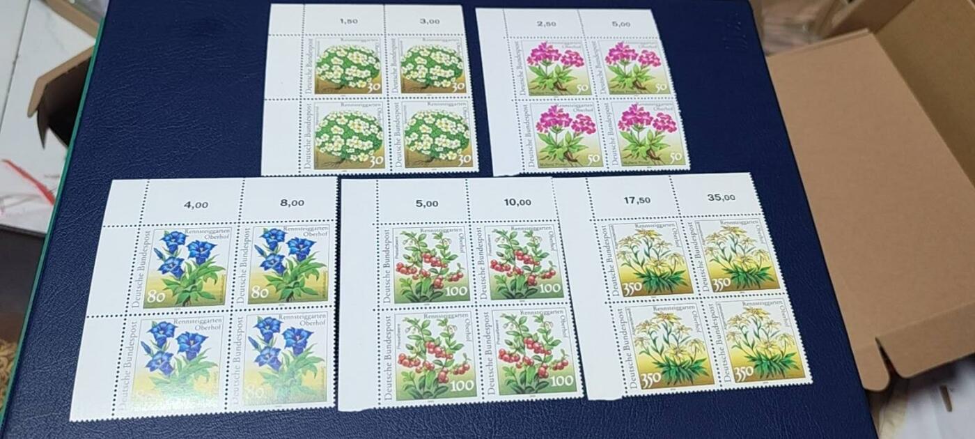🔥套票🔥德国邮票专场，都是四方联套票 德国邮票  四方联一套，1991年发行，植物花卉   玫瑰  樱草  龙胆  蔓越橘  杜鹃等5全 ，品相如图