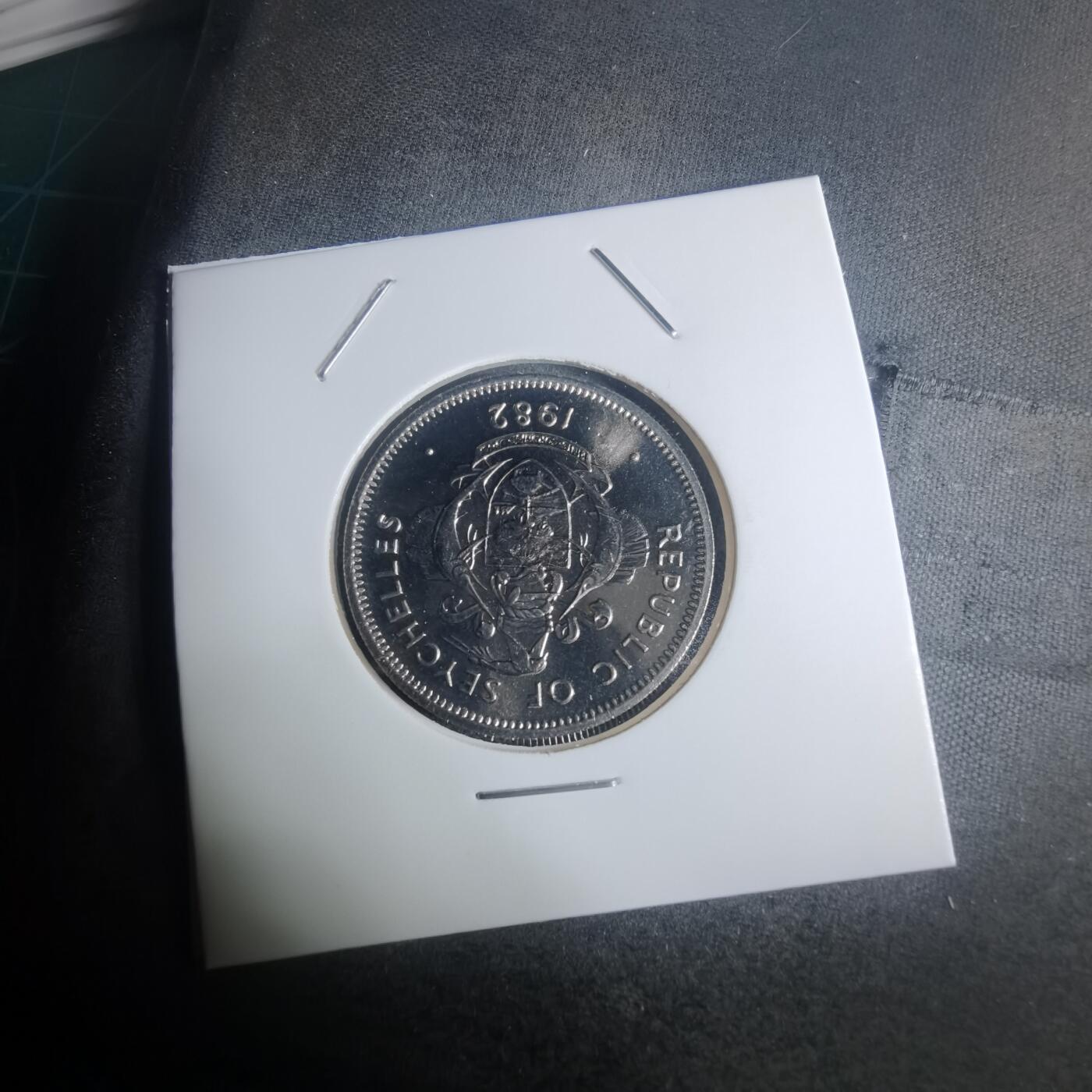 沼泽如烟--第935场 塞舌尔1982年1卢比