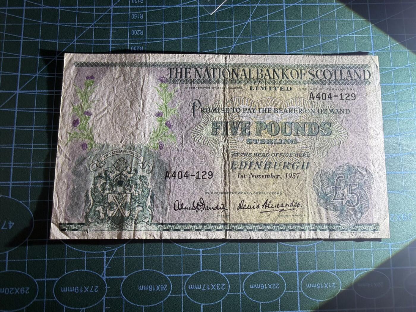 【炜奕收藏】，第五十三期 1957年苏格兰国民银行5镑，品相如图