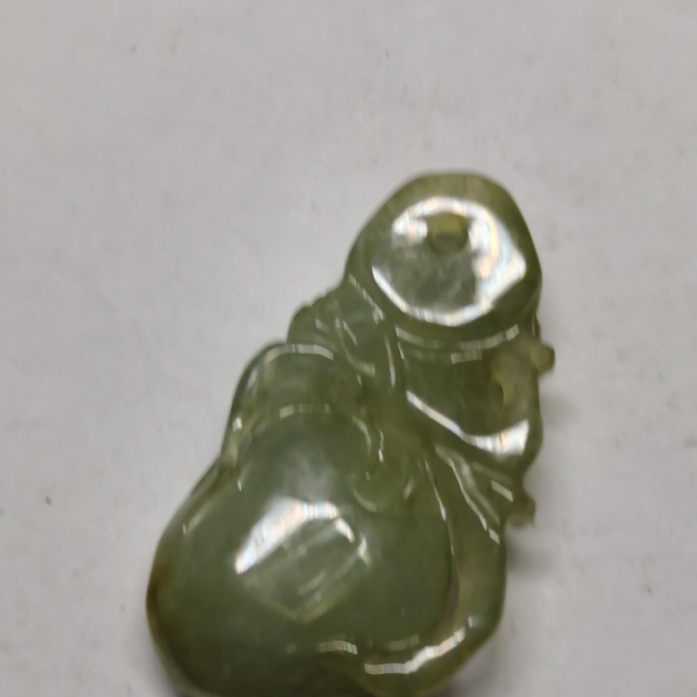 杂件专场89期 清代老玉吊坠，手雕猴和桃