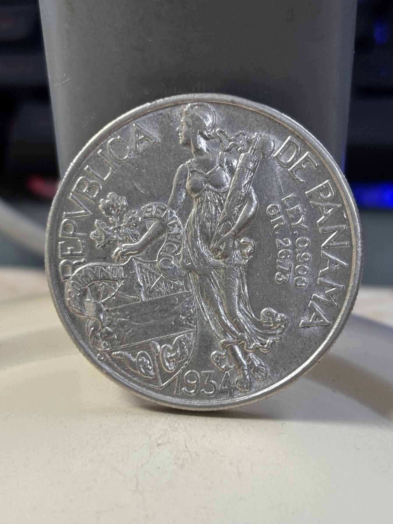 第185期拍卖 巴拿马1937年1巴波亚26.73克纪念银币，900银，