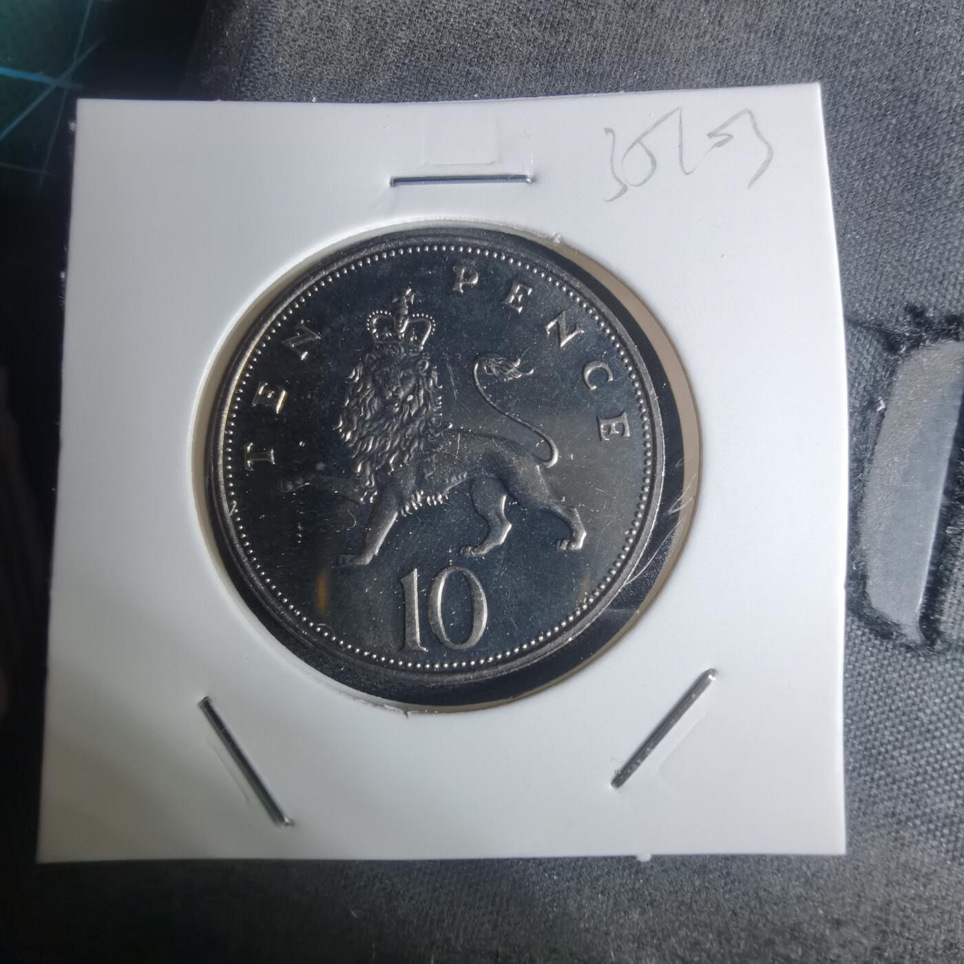 沼泽如烟--第935场 英国1982年10便士