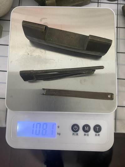 江南站杂件场 - 民国铜锁，钥匙后配，可以打开