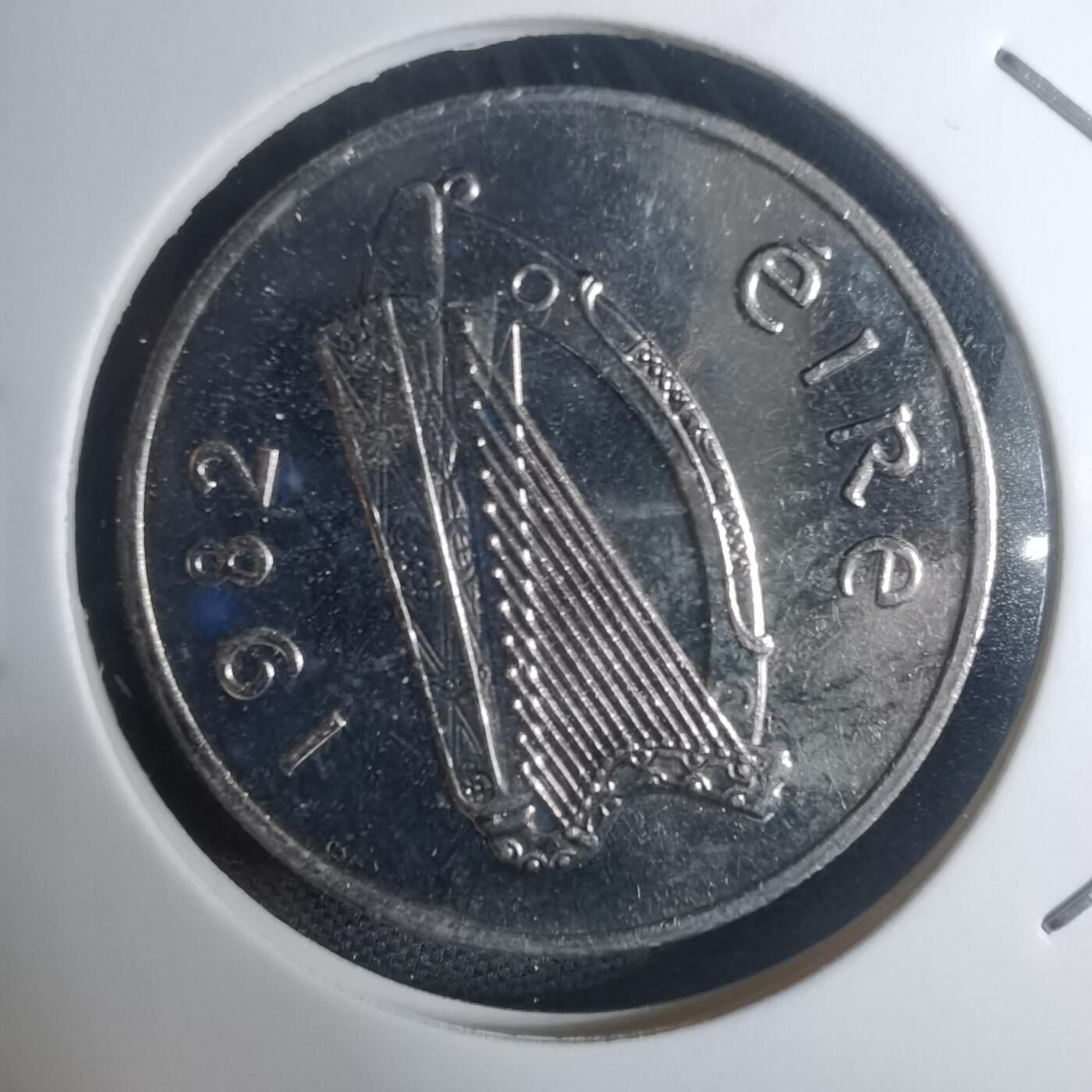 沼泽如烟--第935场 爱尔兰1982年十便士