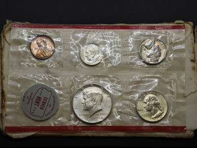 【淘币小摊】实时拍第八百三十拍   银币套币场   满百包邮可预留二周 每周一统一发货   - 美国1964年肯尼迪套币含3枚银币