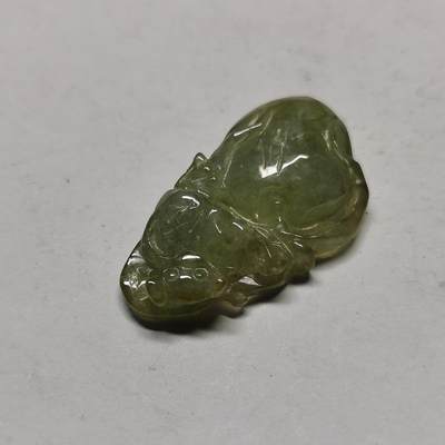 杂件专场89期 - 清代老玉吊坠，手雕猴和桃