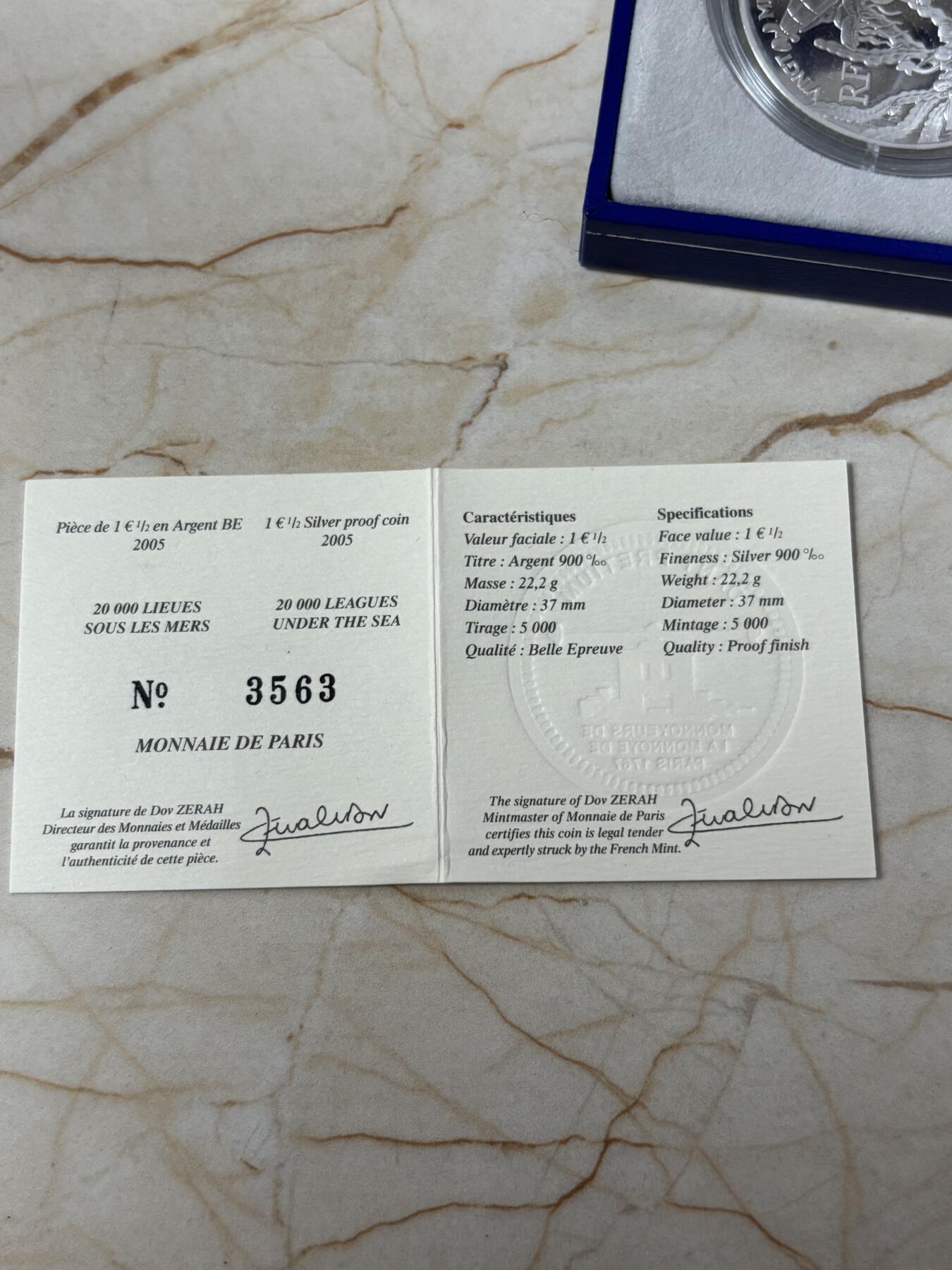 第186期拍卖 法国2005年儒勒 凡尔纳环游地球系列2精制纪念银币，900银，22.2克，发行5000枚，有氧化