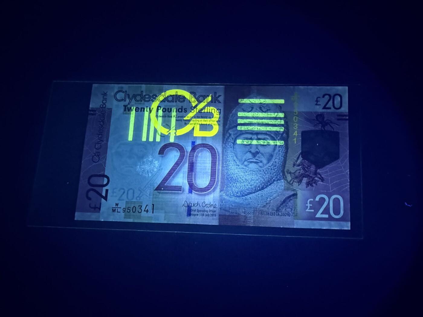 【炜奕收藏】，第五十三期 2015年苏格兰克莱斯戴尔银行20镑，UNC-品相，有潮斑
