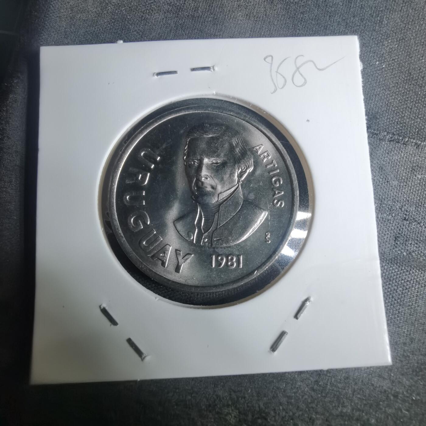 沼泽如烟--第935场 乌拉圭1981年十比索