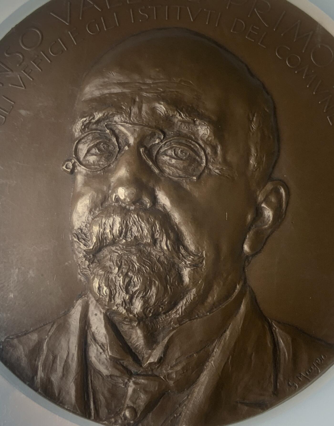 掌中浮雕-藏着的欧洲第046场 NGC MS65 :  1919年意大利阿方索·瓦莱里奥市长纪念大铜章，意大利米兰Johnson造币厂铸造，75mm