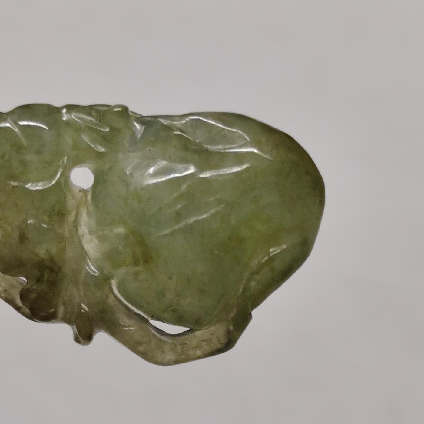 杂件专场89期 清代老玉吊坠，手雕猴和桃