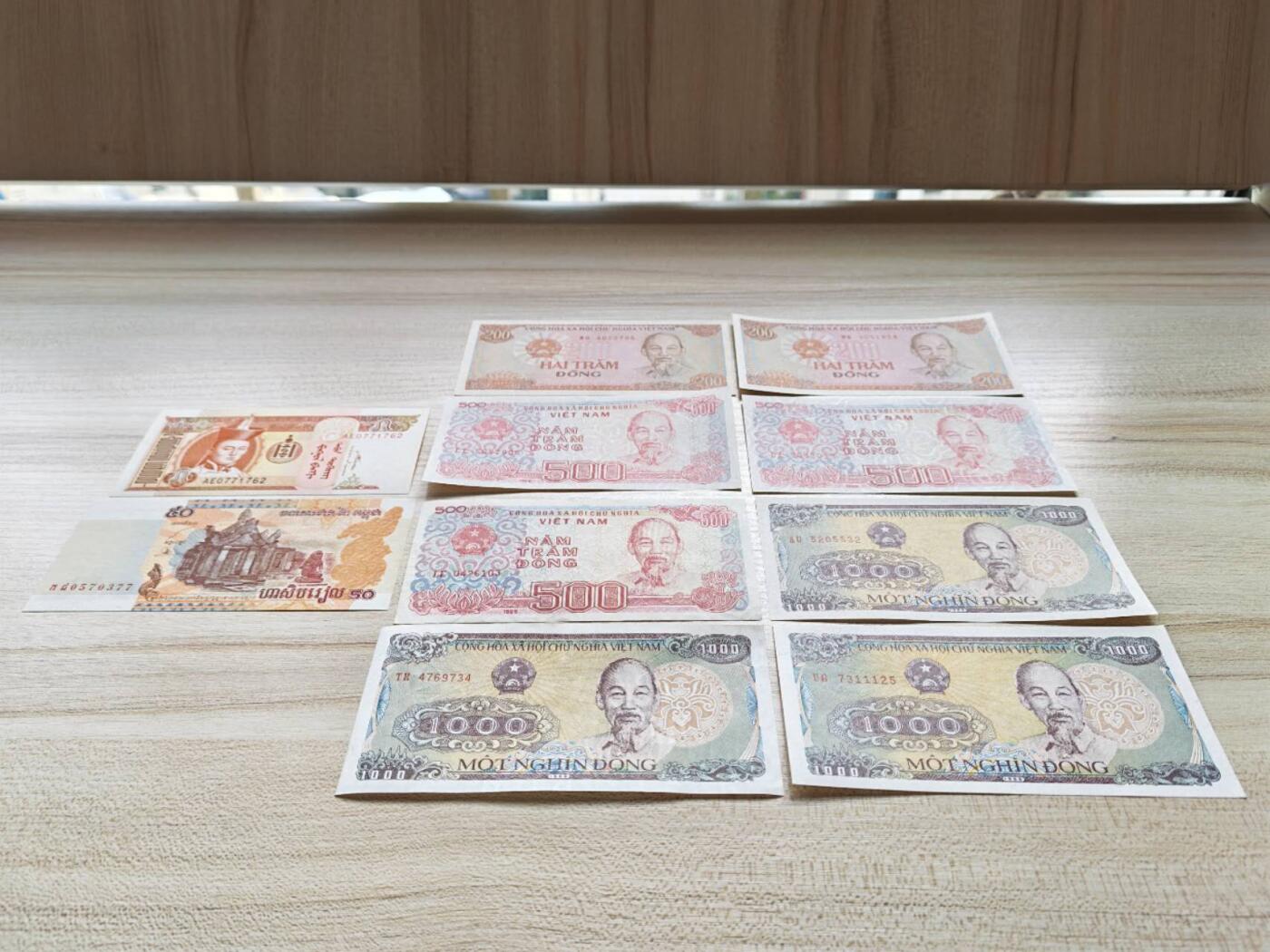 全新的越南、蒙古、柬埔寨三国纸钞十张一起卖！福利贴！所见所得！