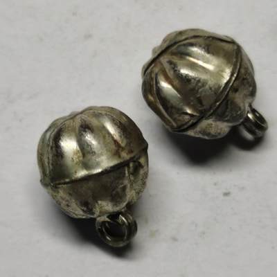 杂件专场89期 - 清末民国老银瓜棱铃铛一对