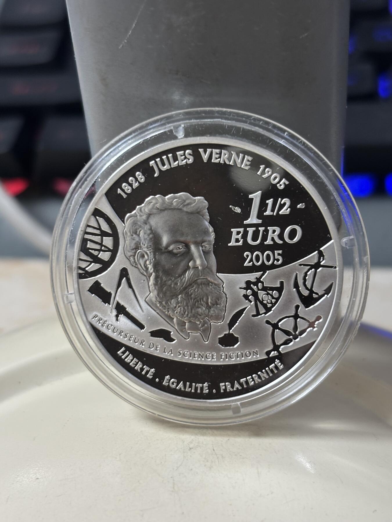 第186期拍卖 法国2005年儒勒 凡尔纳环游地球系列2精制纪念银币，900银，22.2克，发行5000枚，有氧化