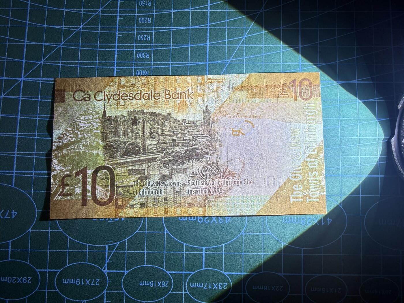 【炜奕收藏】，第五十三期 2009年苏格兰克莱斯戴尔银行10镑，UNC品相，WHS首发冠